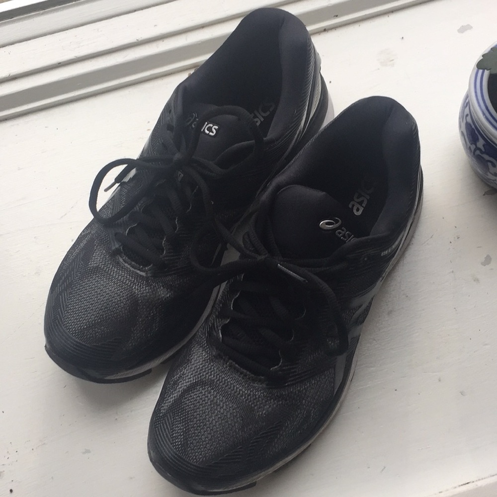 Asics women's gel nimbus 19 size 9.5